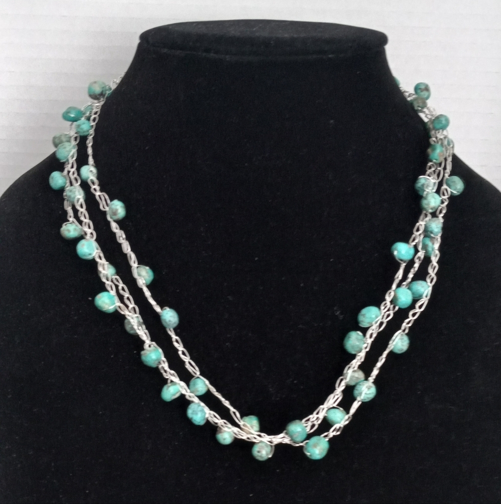 Elegant Silver and Green Beaded Necklace Fantasy